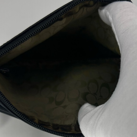 🖤Coach Black Leather Wristlet🖤 - Picture 6 of 9